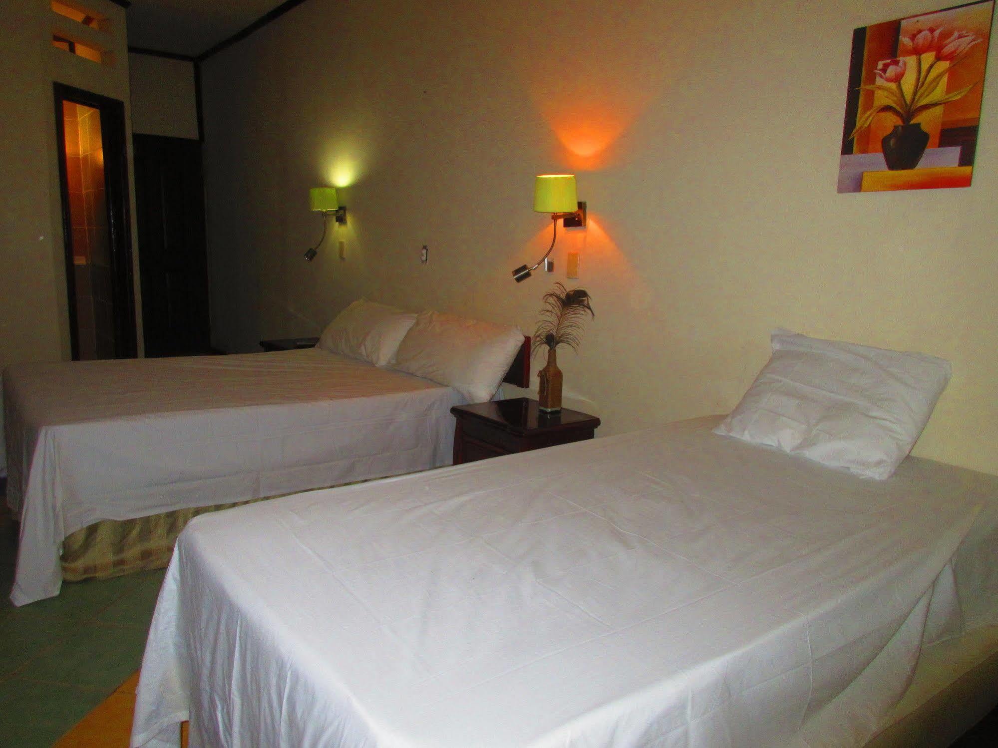 Los Balcones Over The Sea Hotel Bocas del Toro Εξωτερικό φωτογραφία