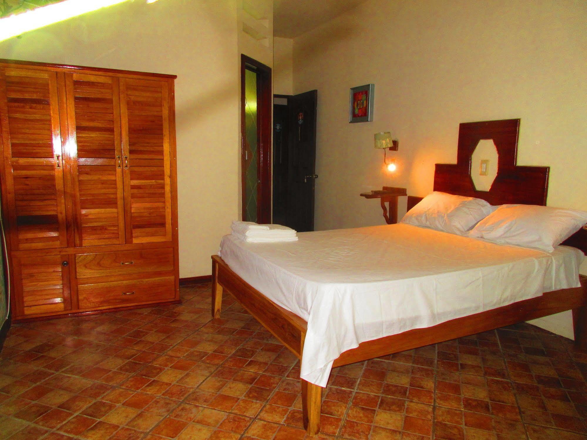 Los Balcones Over The Sea Hotel Bocas del Toro Εξωτερικό φωτογραφία