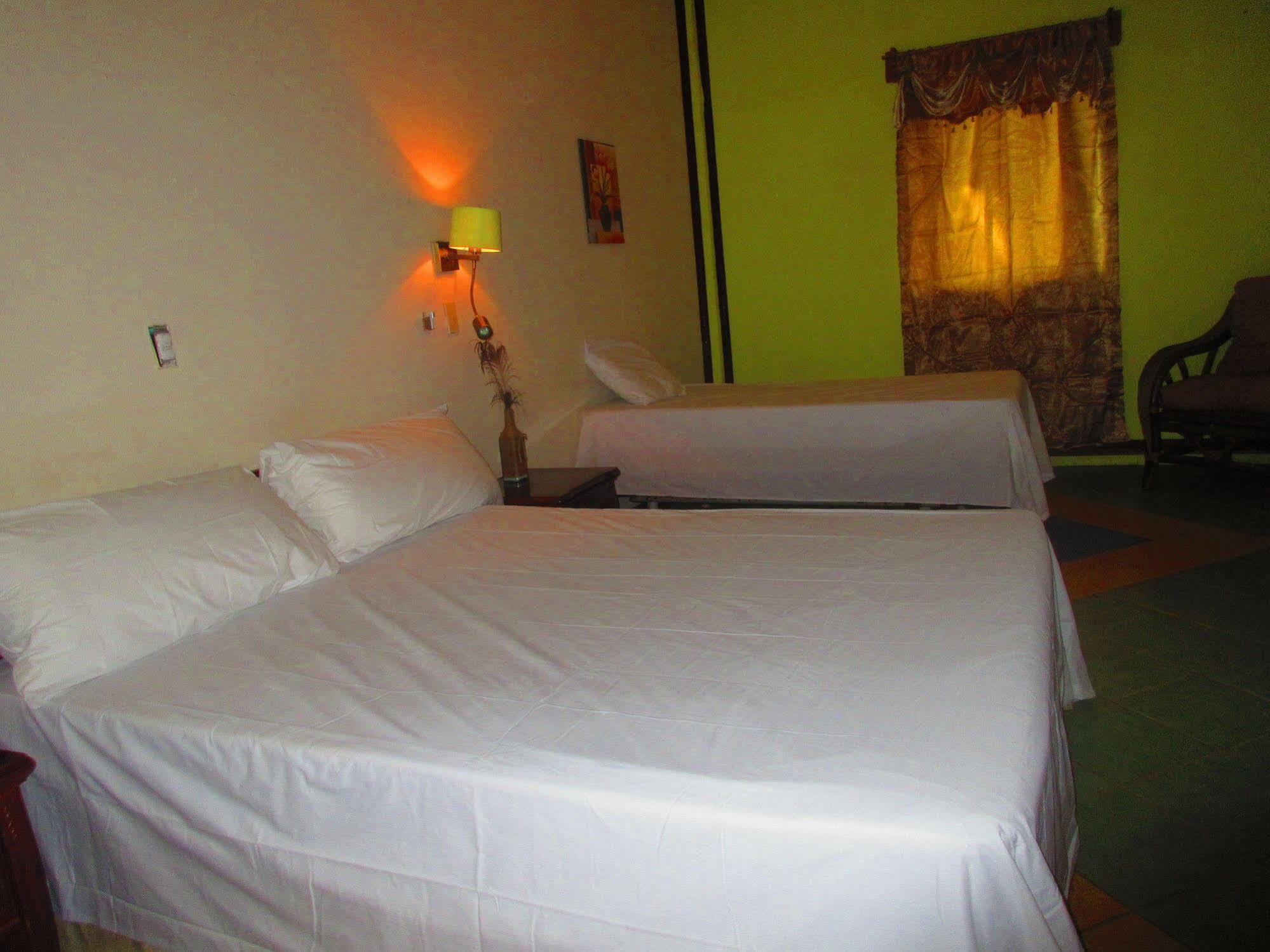 Los Balcones Over The Sea Hotel Bocas del Toro Εξωτερικό φωτογραφία