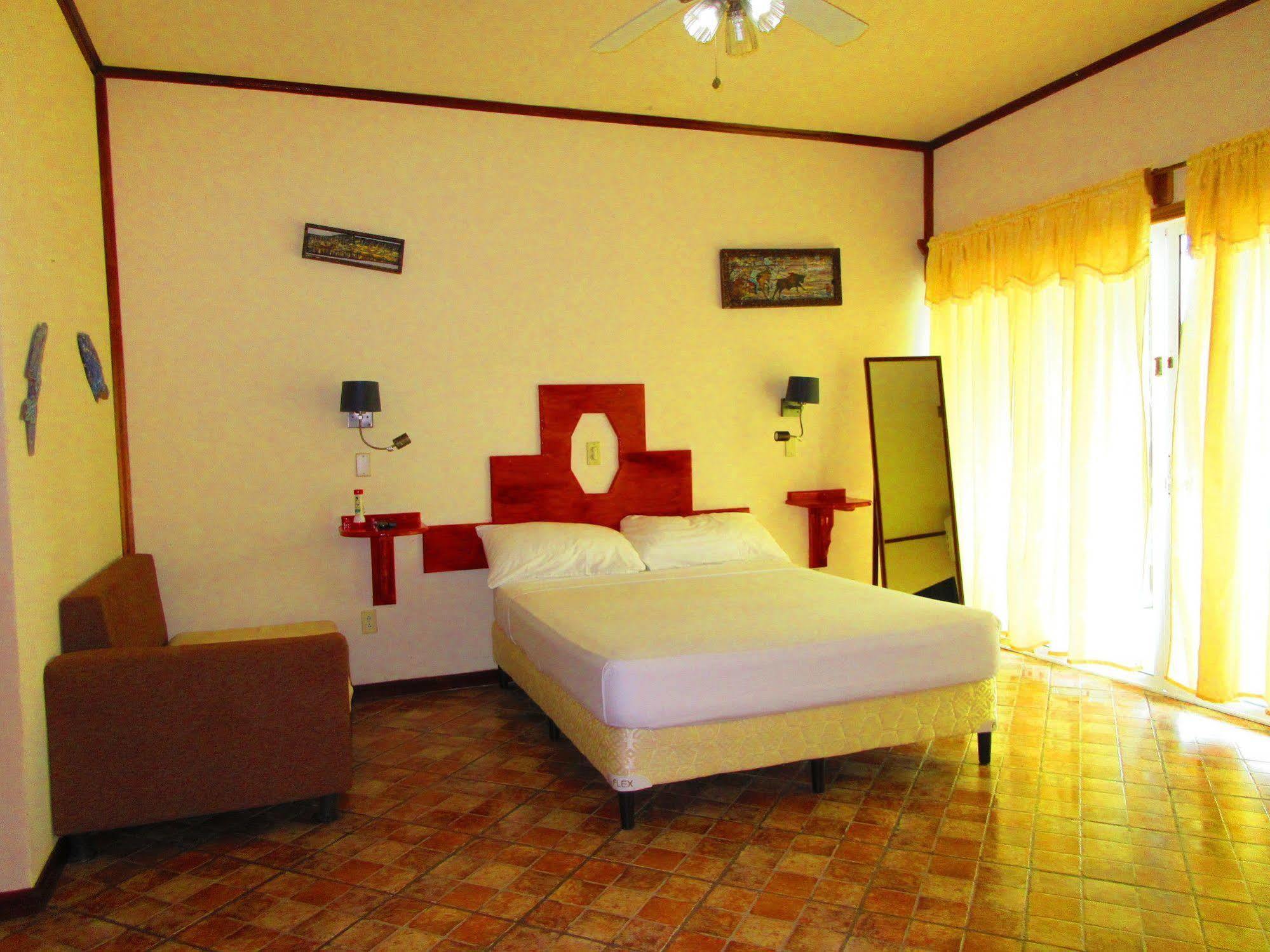 Los Balcones Over The Sea Hotel Bocas del Toro Εξωτερικό φωτογραφία
