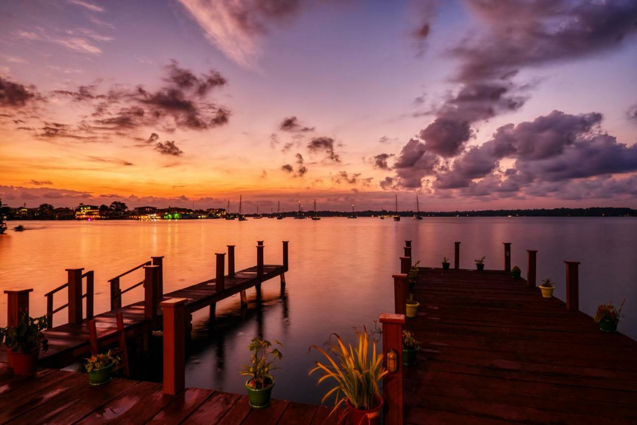 Los Balcones Over The Sea Hotel Bocas del Toro Εξωτερικό φωτογραφία