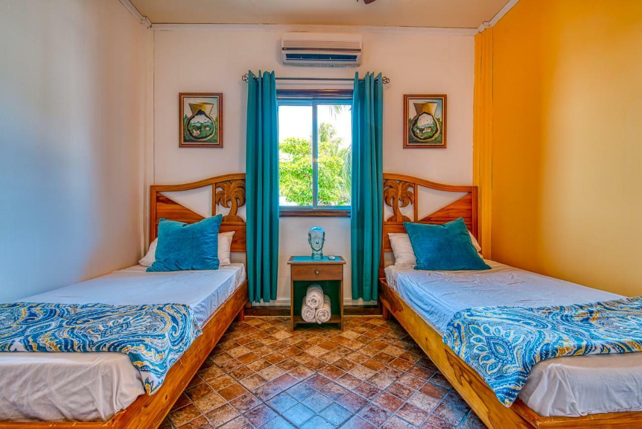 Los Balcones Over The Sea Hotel Bocas del Toro Εξωτερικό φωτογραφία