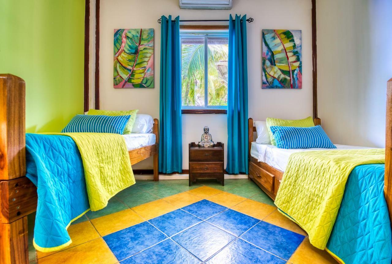 Los Balcones Over The Sea Hotel Bocas del Toro Εξωτερικό φωτογραφία