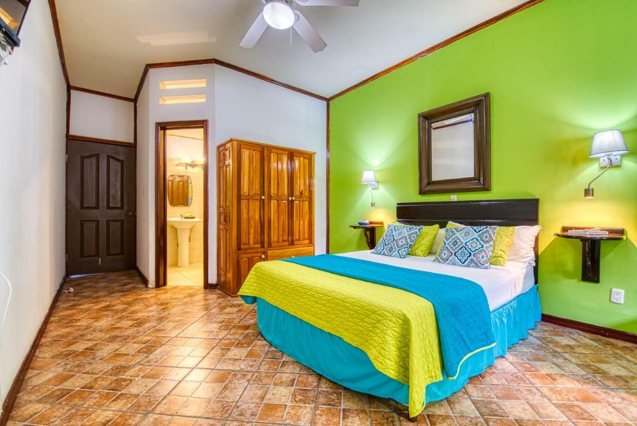 Los Balcones Over The Sea Hotel Bocas del Toro Εξωτερικό φωτογραφία