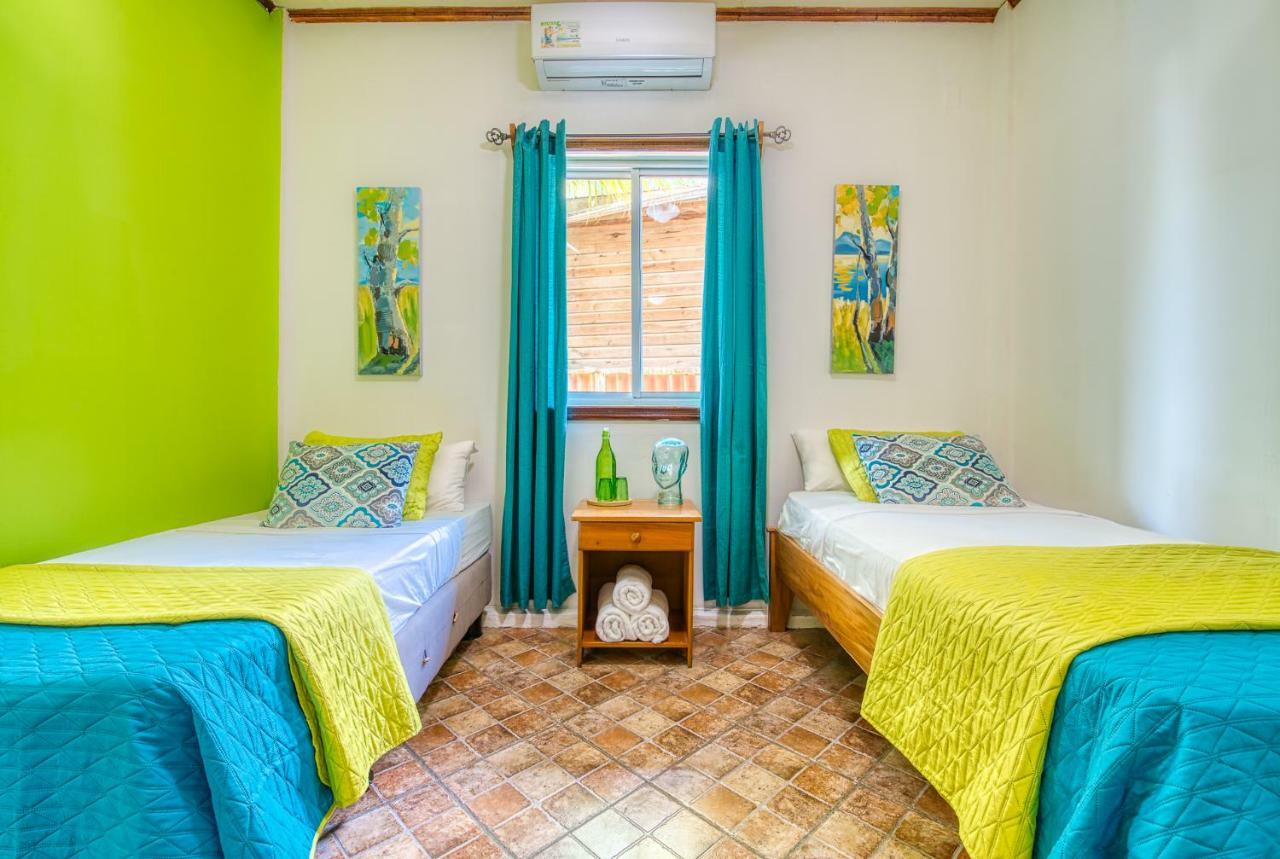 Los Balcones Over The Sea Hotel Bocas del Toro Εξωτερικό φωτογραφία